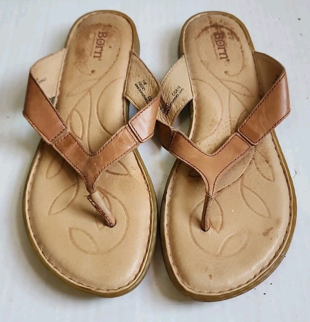 Born Amelie Flip Flops Sandals Shoes Womens Size 11 M Brown Leather Casual Thong